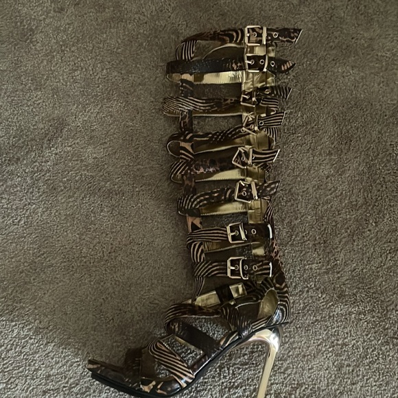 Like new gladiator heels/ sandals sz 9 - Picture 2 of 2